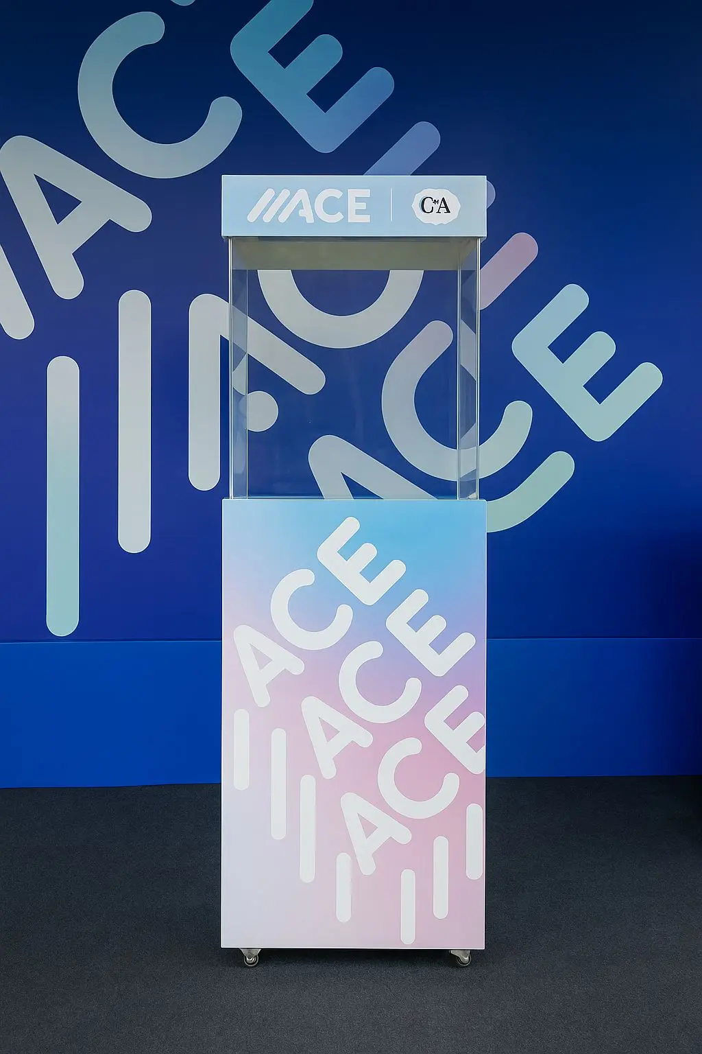 Participante interagindo com a cabine